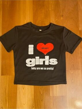 OMIGHTY ‘I ♥ Girls [Why Are We So Pretty]’ Graphic Crop Top